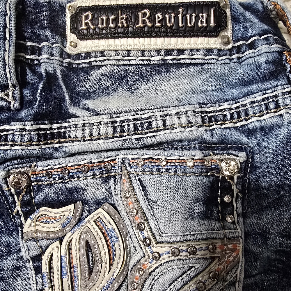 🤘NeW🎸 ROCK REVIVAL LIZBETH EMBELLISHED DISTRESS DESTRUCTED SHORTS 30 - Picture 10 of 16